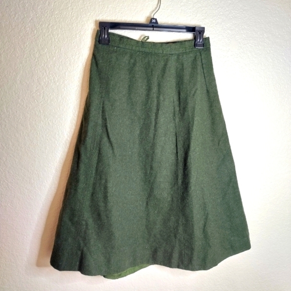 Geiger new wool knee length green skirt sz 36/S